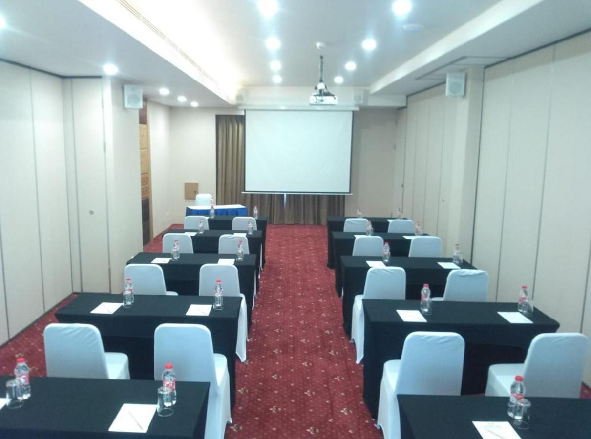 Hotel Huswah Airport Tangerang Zewnętrze zdjęcie